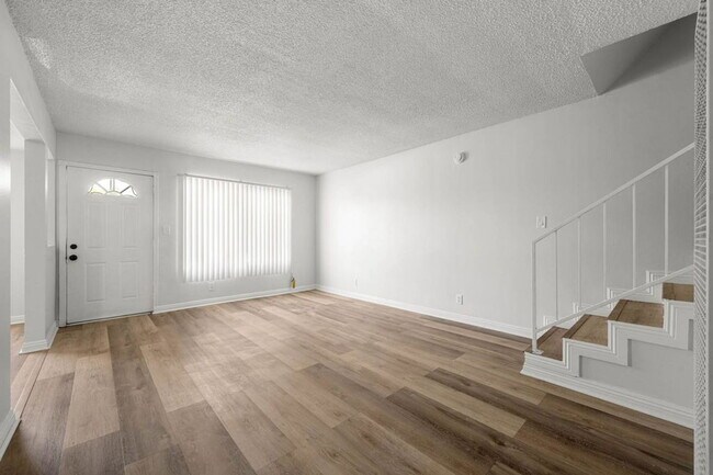 Building Photo - 3212 W 60th St