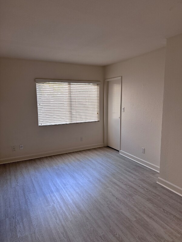 Building Photo - 4611 Park Dr