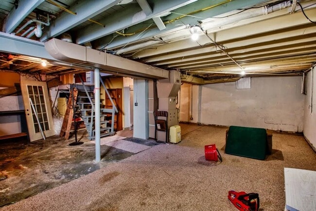 Building Photo - 2174 Washington Ave