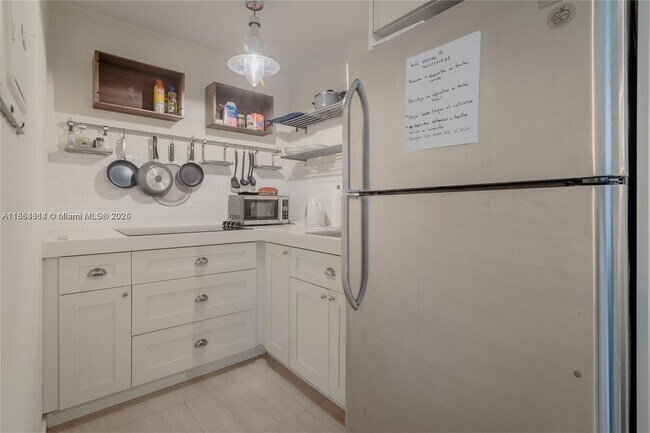 Building Photo - 8500 SW 70th St