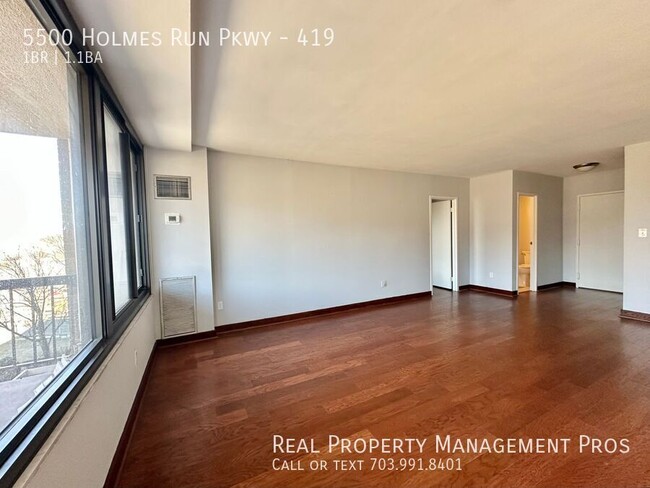 Building Photo - UPDATED CONDO 1 BED 1.5 BATH!!   ALL UTILI...