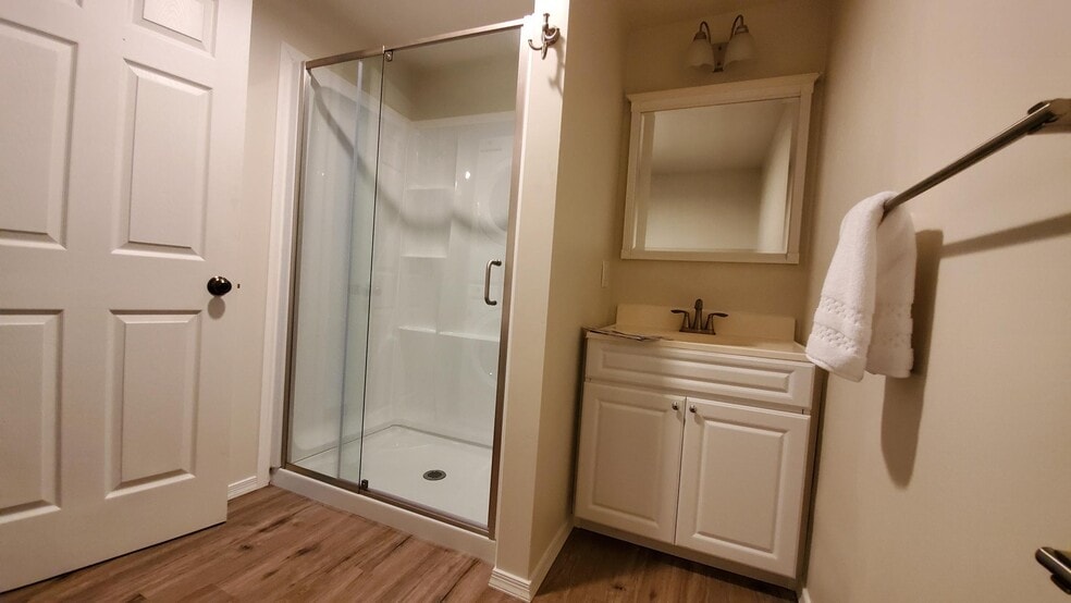 Building Photo - 243 York Rd