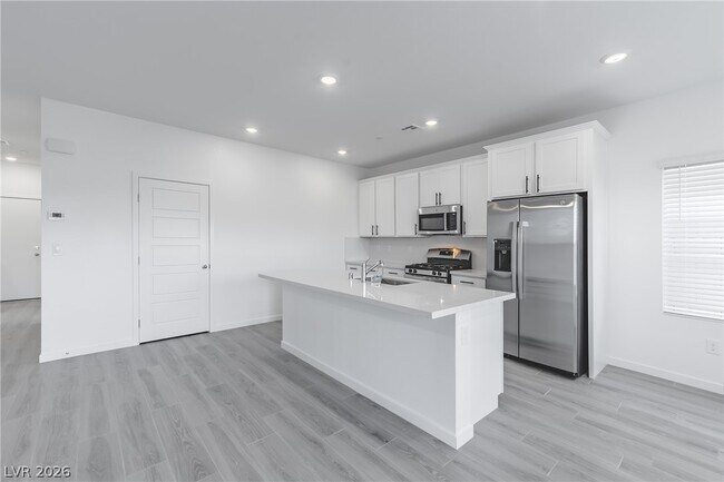 Building Photo - 9946 Kimura Hls Ave