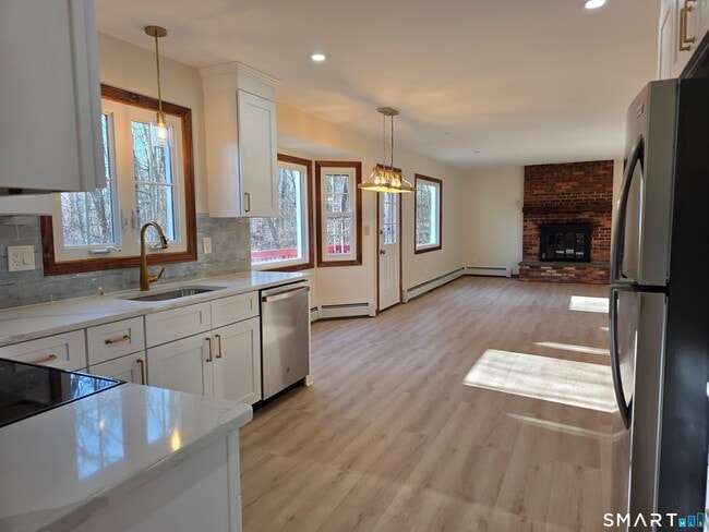 Building Photo - 29 Brook Pine Dr