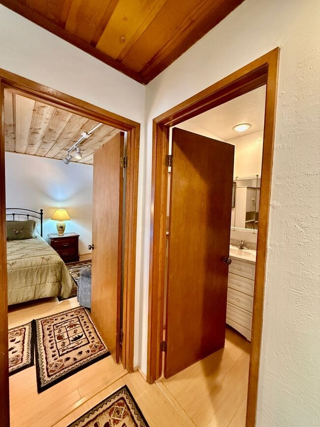 Building Photo - Fully Furnished 2BD/2BA Mountain Townhome | Cozy Pellet Stove | Parking Included