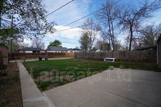 Building Photo - 2534 Niagara St