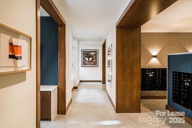 Building Photo - 4220 Colony Plz Dr