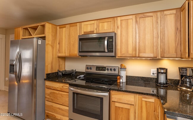 Building Photo - 80 Sea Pines Dr
