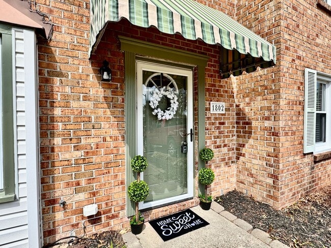 Building Photo - READY NOW!! Fenced Patio - Pet Friendly - Over 1,500 Square Feet!!