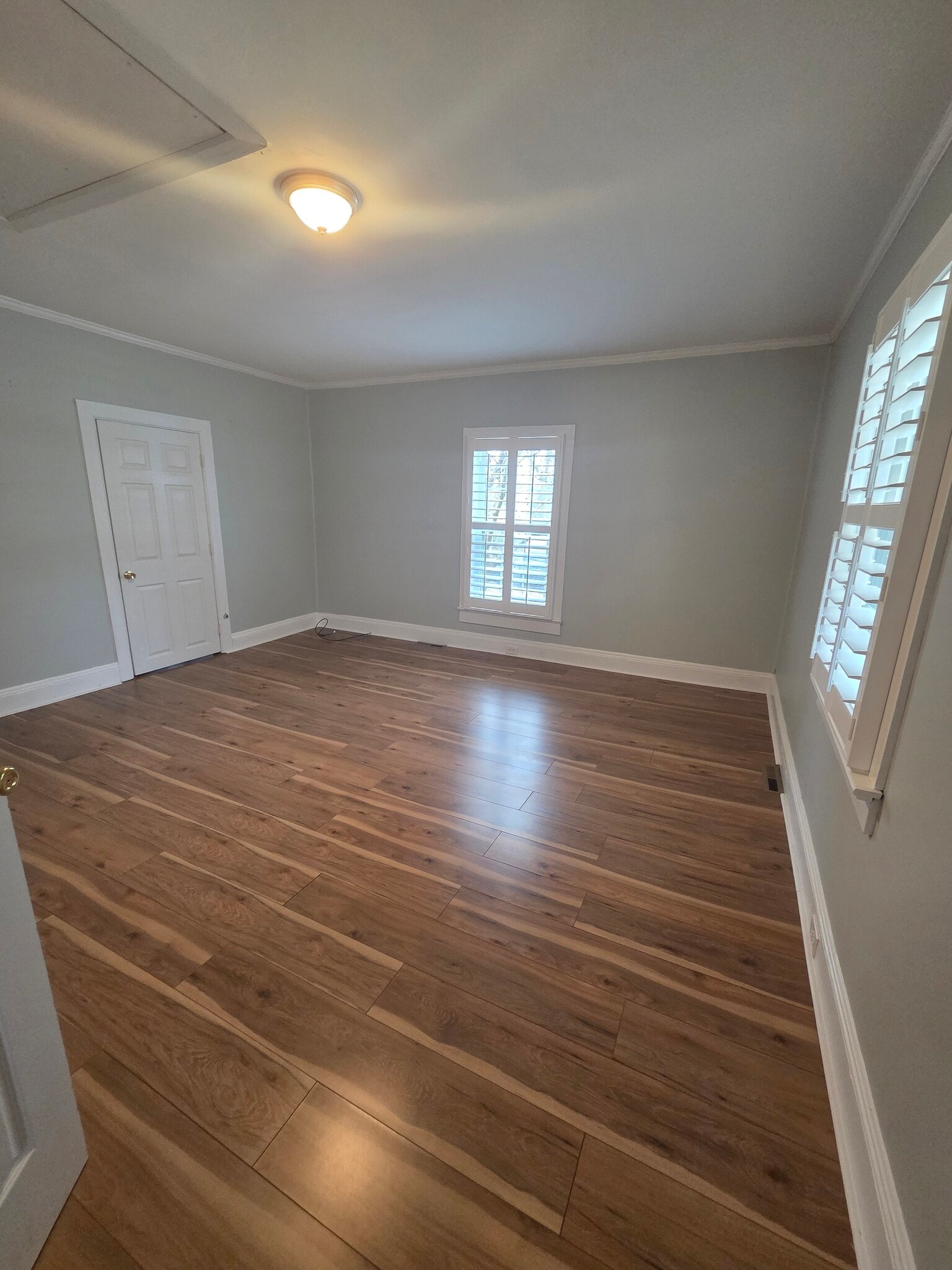 Building Photo - 517 W 9th St