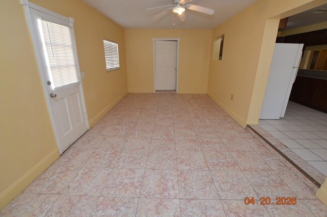 Building Photo - 325 Pershing Dr