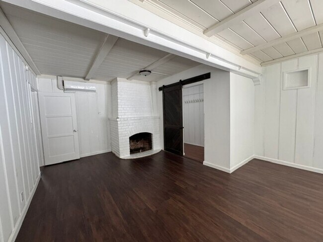 Building Photo - 4132 Vantage Ave
