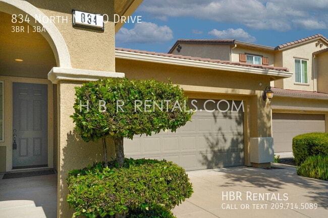 Building Photo - 834 N MUSEO Dr