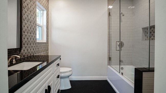 Building Photo - 5 bedroom, 5.5 bath, 4800 sq ft Prime Studio City Home with Pool and Hollywood Hills views