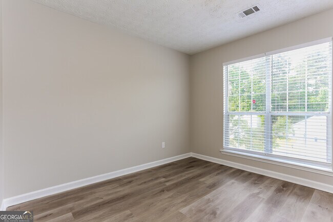 Building Photo - 1275 Avery Dr