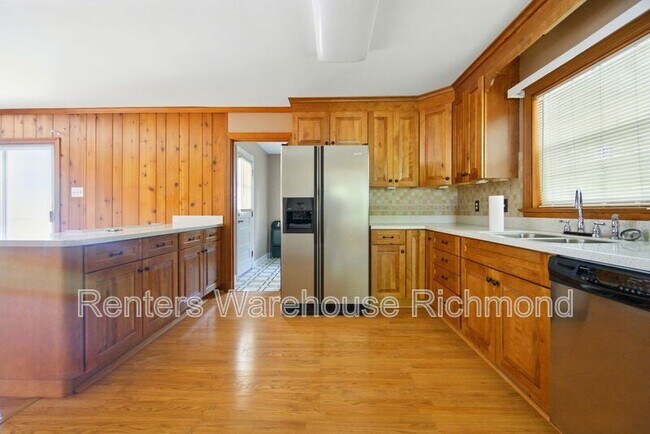 Building Photo - 4817 Stornoway Dr