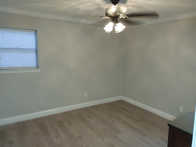 Building Photo - 6204 Culberson St