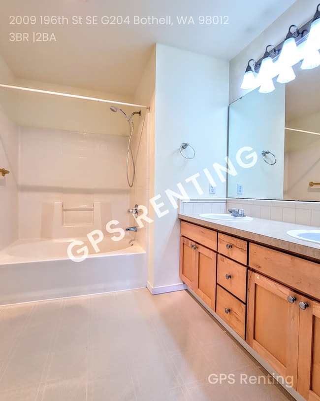 Building Photo - Beautiful Home in the Desirable Tambar Com...