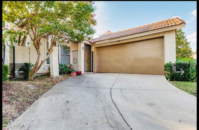 Primary Photo - 625 Fiesta Cir