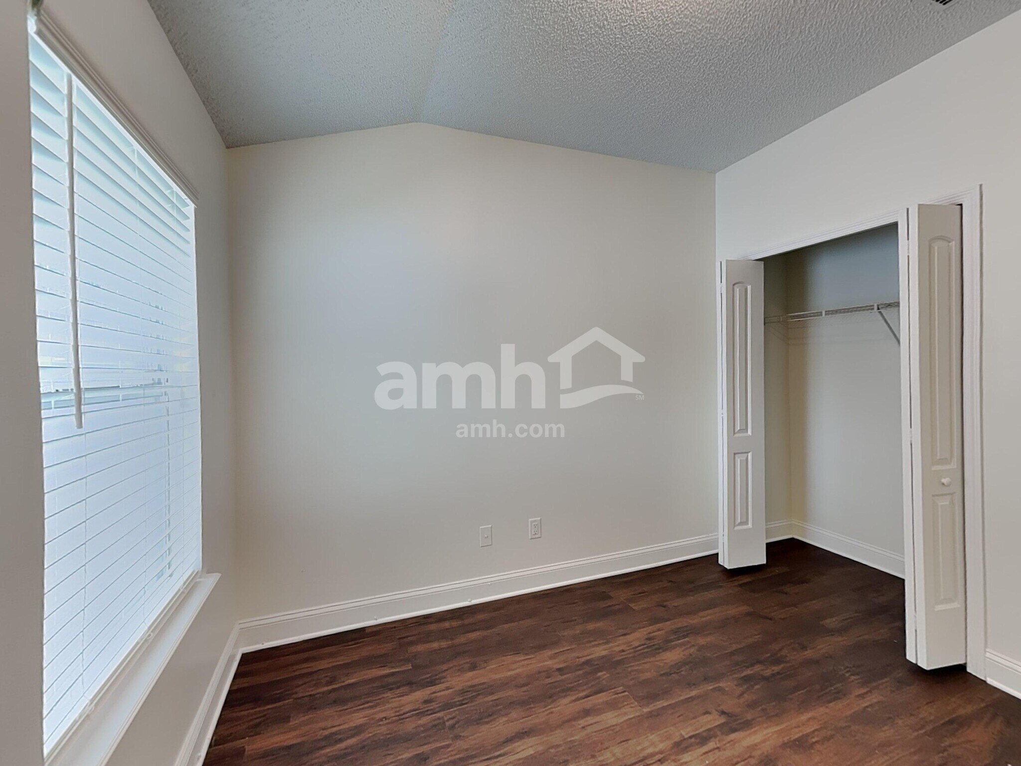 Building Photo - 11551 Oak Meadow Ln
