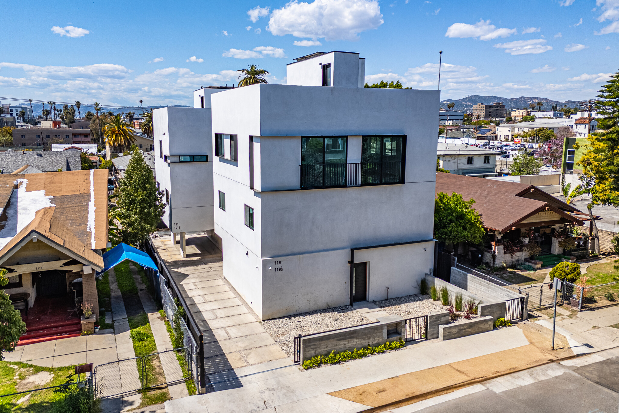 Building Photo - 121 S Coronado St