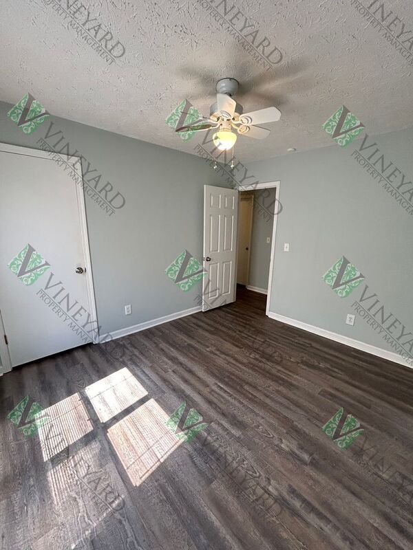 Building Photo - 351 Knollwood Lane
