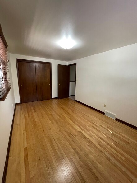 Front Bedroom - 1409 Wiesner St