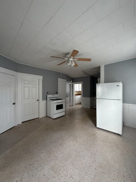 Building Photo - 61 C St