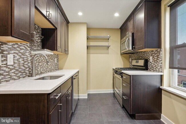 Building Photo - 1183 S 13th St