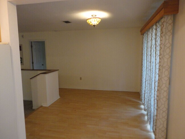 Building Photo - 7823 SW 9th Pl
