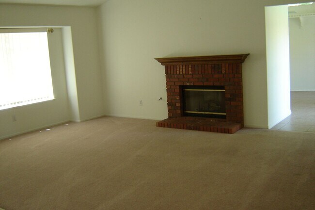 Building Photo - Spacious single-level home located on a quiet corner lot in a well-established Oceanside neighbor...