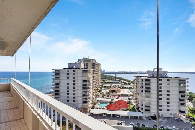 Building Photo - 5510 N Ocean Dr