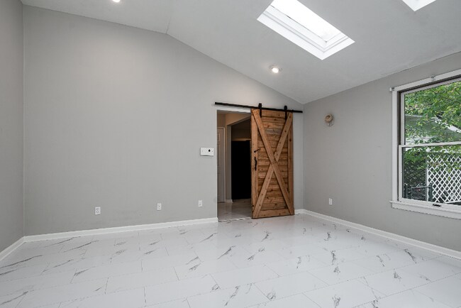 Building Photo - 4126 Pauls Ln
