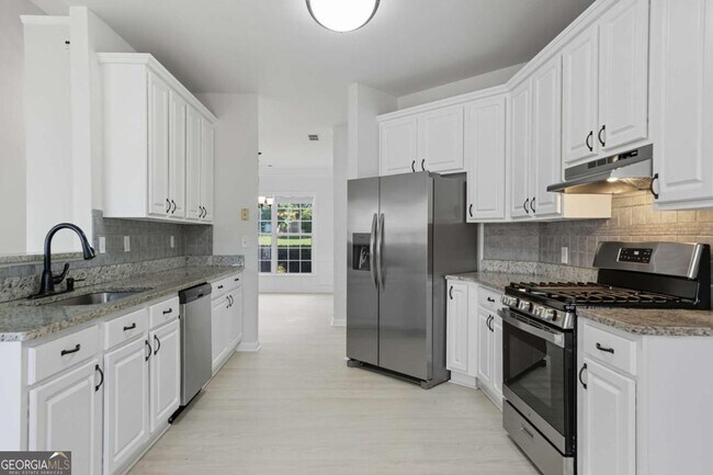 Building Photo - 4000 River Green Pkwy