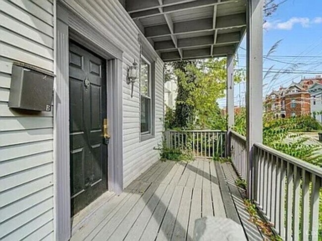 Building Photo - 2705 Hackberry St