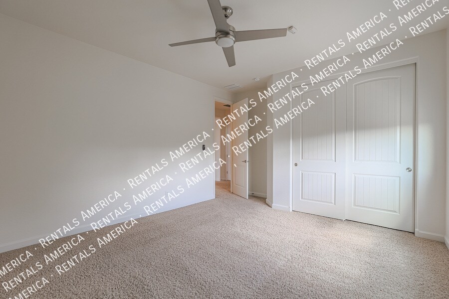 Building Photo - 654 E Sipapu Dr