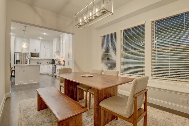 Building Photo - 1913 Cathedral Dr