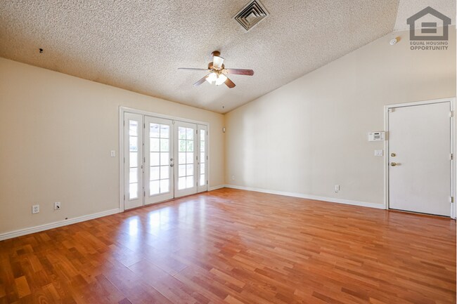 Building Photo - 3Bed/2Bath House at 59th Ave/Union Hills! Ready for Immediate Move-In!