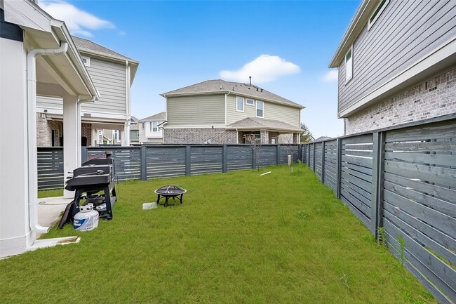 Building Photo - 15162 Post Oak Fls Dr