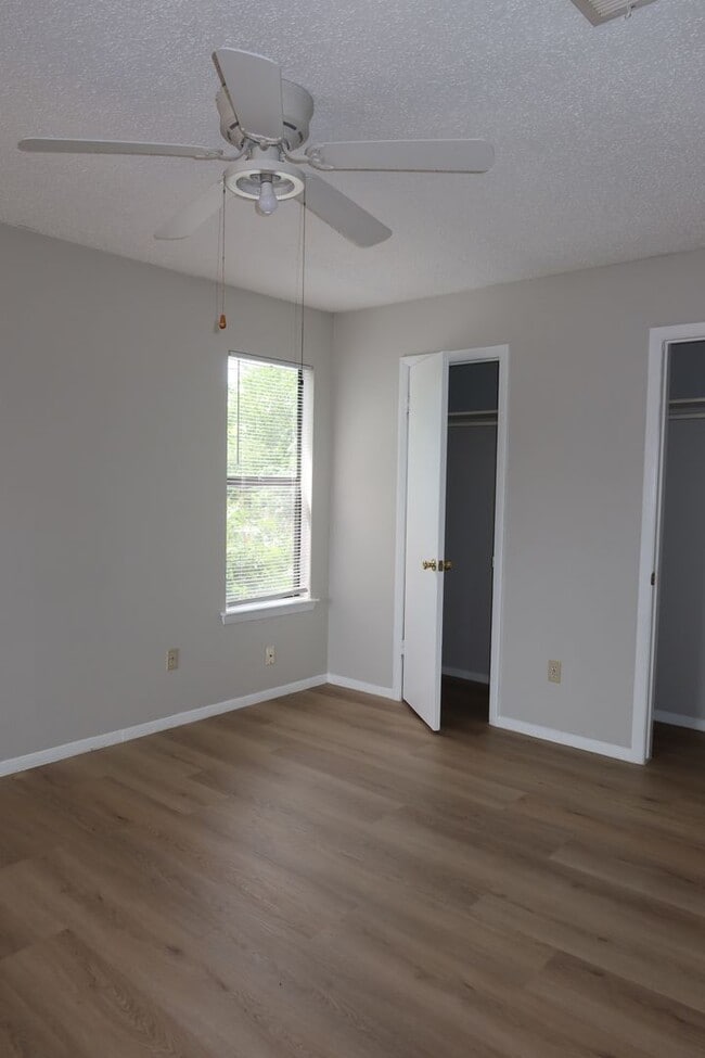 Building Photo - Putters Cove Duplex