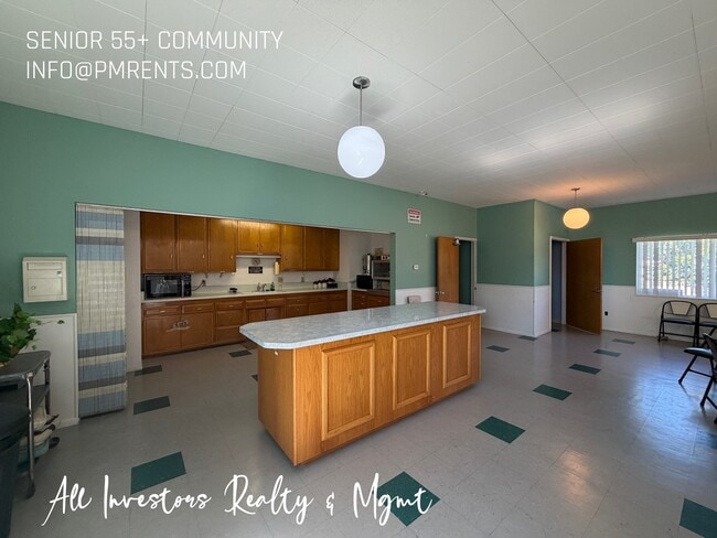 Building Photo - 880 S Ramona St