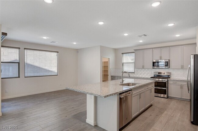 Building Photo - 532 Founders Creek Ave