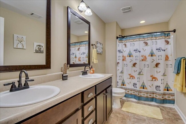 Building Photo - Grovetown Beautiful House
