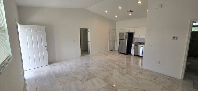 Building Photo - GREAT SW LEHIGH LOCATION-THREE BEDROOM -2 BATH-MOVE IN READY