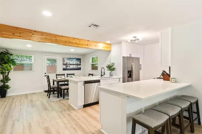 Building Photo - 2310 Dove Springs Dr