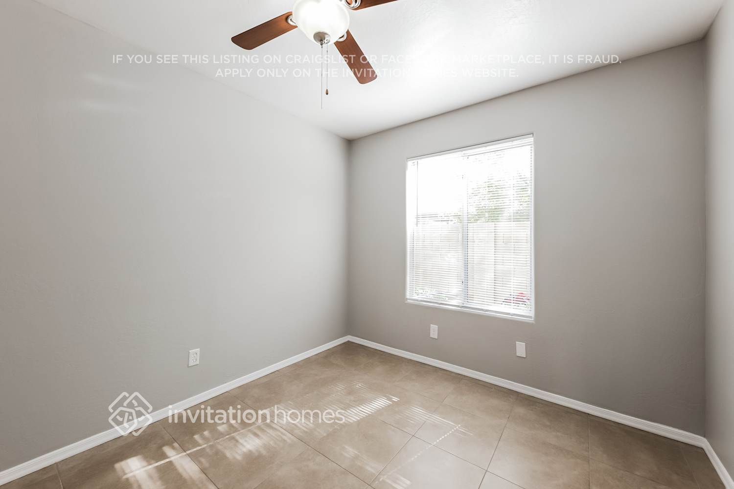 Building Photo - 8520 W Palm Ln