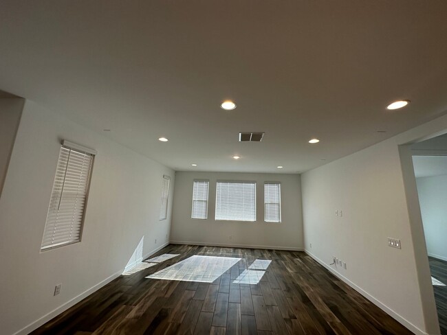 Building Photo - BRAND NEW HOME WARNER MEADOW GILBERT