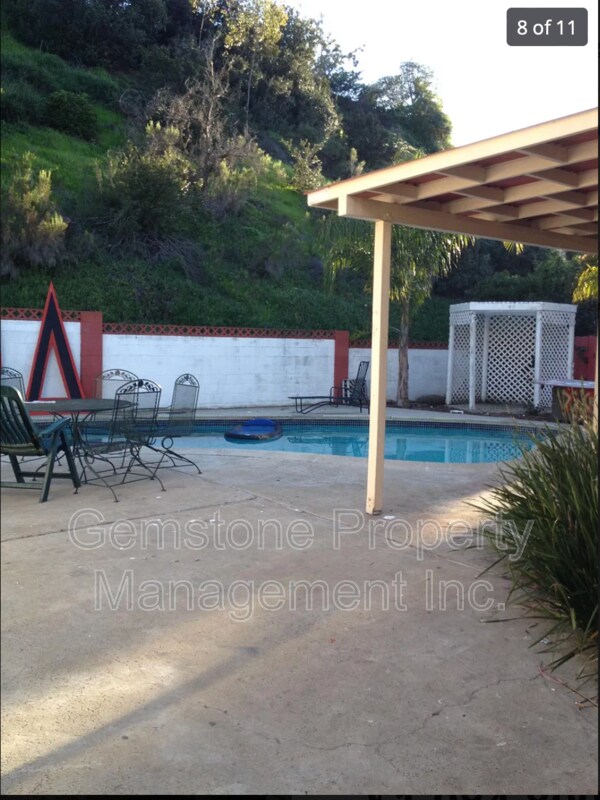 Building Photo - 5233 Countryside Dr