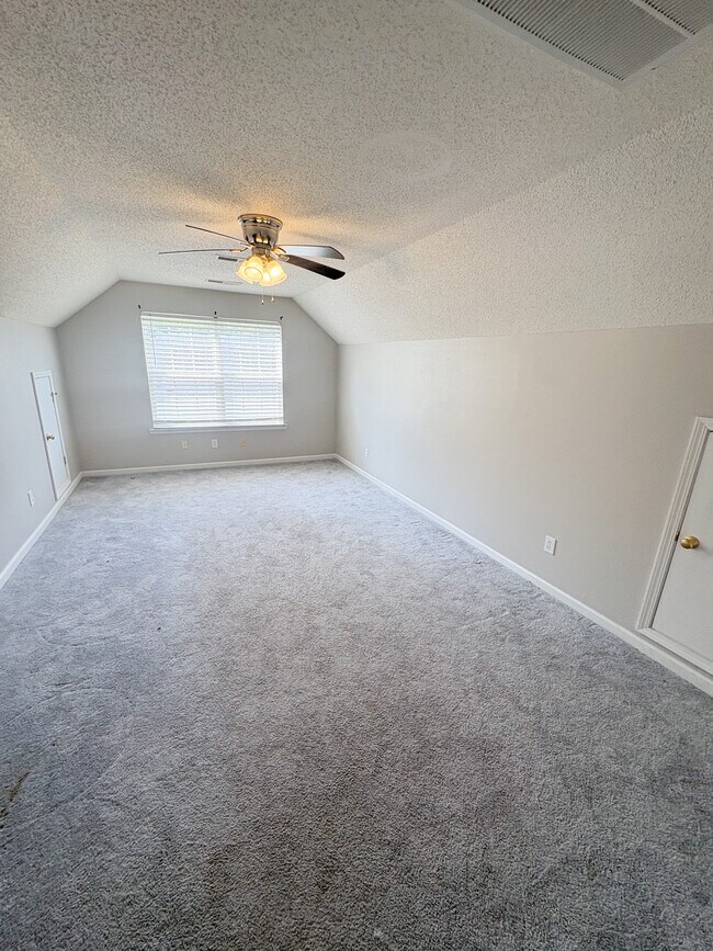 Building Photo - 159 Savannah Hills Dr