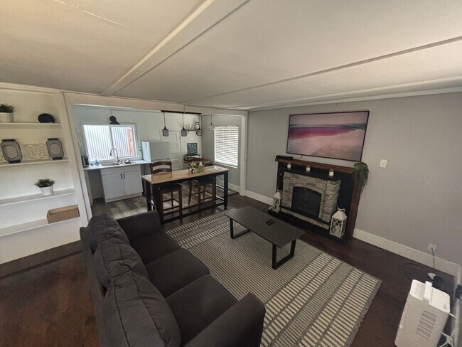 Building Photo - 1743-1745 SE Jackson St